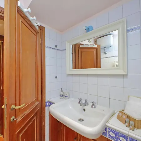 Leutari Apartament *